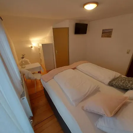 Zum Schneider Bed & Breakfast *