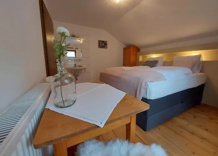 Alojamento de Acomodação e Pequeno-almoço Zum Schneider