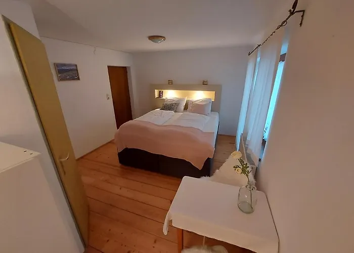 Alojamento de Acomodação e Pequeno-almoço Zum Schneider