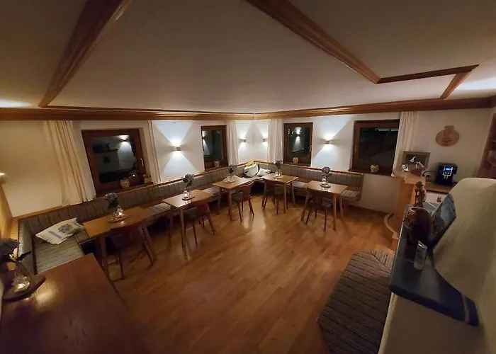 Alojamento de Acomodação e Pequeno-almoço Zum Schneider Finkenberg