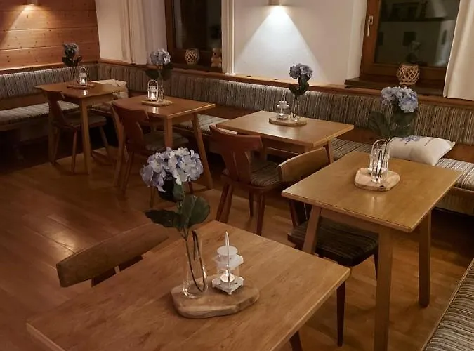 Alojamento de Acomodação e Pequeno-almoço Zum Schneider Finkenberg