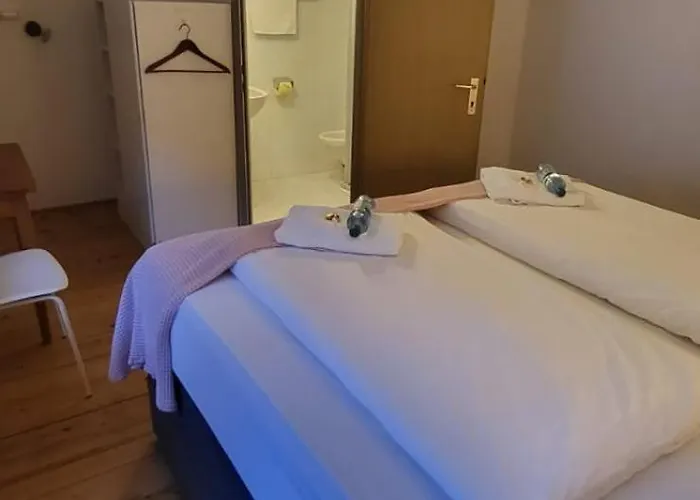 Alojamento de Acomodação e Pequeno-almoço Zum Schneider