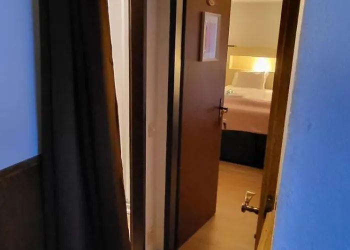 Alojamento de Acomodação e Pequeno-almoço Zum Schneider Finkenberg