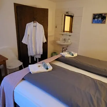 Zum Schneider Nocleg ze śniadaniem 3*