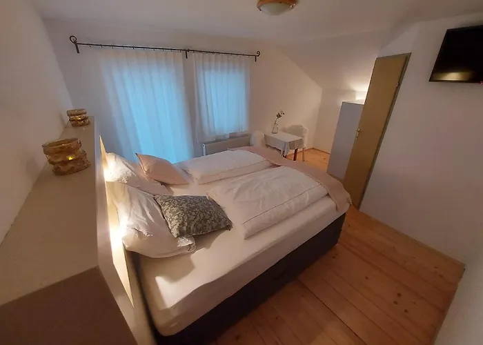 Frühstückspension Zum Schneider 3*